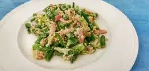 Revuelto de Espárragos y Jamón Receita ( ovos mexidos com espargos e presunto)