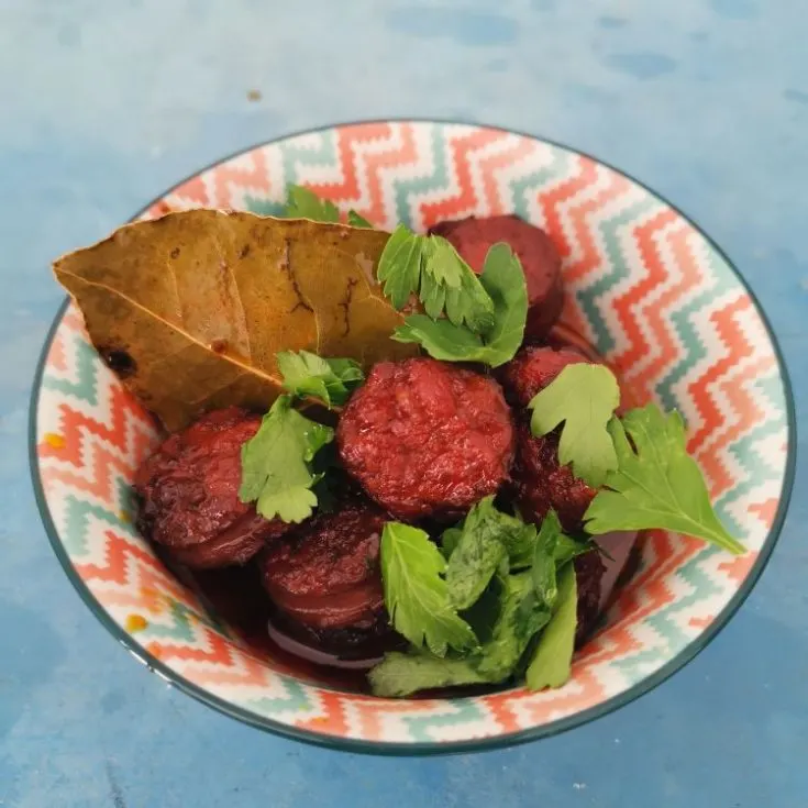 Chorizo al Vino Tinto Recipe (Chorizo in Red Wine Sauce) 2 Chorizo al Vino Tinto Recipe (Chorizo in Red Wine Sauce)