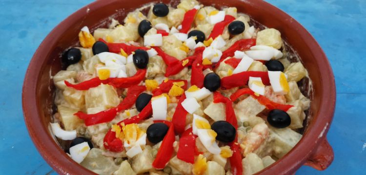 Ensalada Rusa Rezept (Spanischer Kartoffelsalat) - Spanish Food Guide