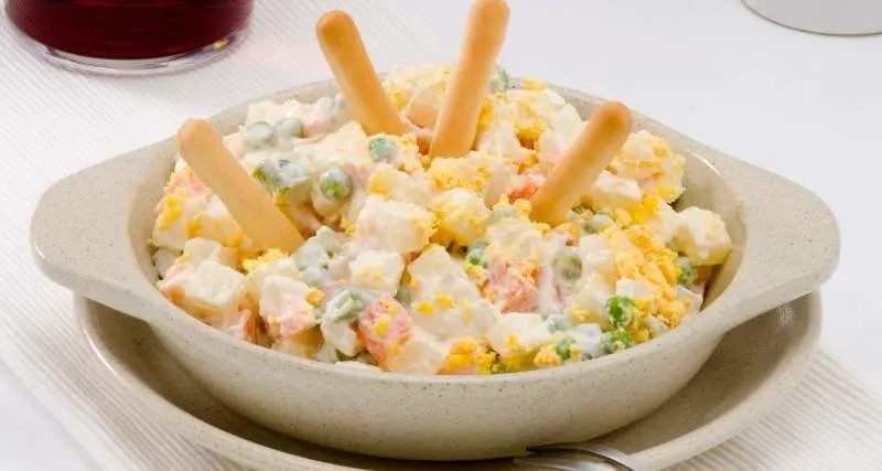 Ensalada Rusa Recept (Spaanse Aardappelsalade) 1 ensaladilla rusa