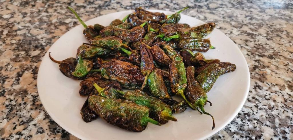 Spanish Padron Peppers Recipe (Pimientos de Padron) 7 padrones peppers