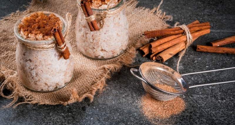 2 verres avec du riz au lait espagnol