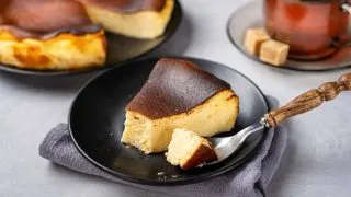 Ricetta del cheesecake basco bruciato spagnolo