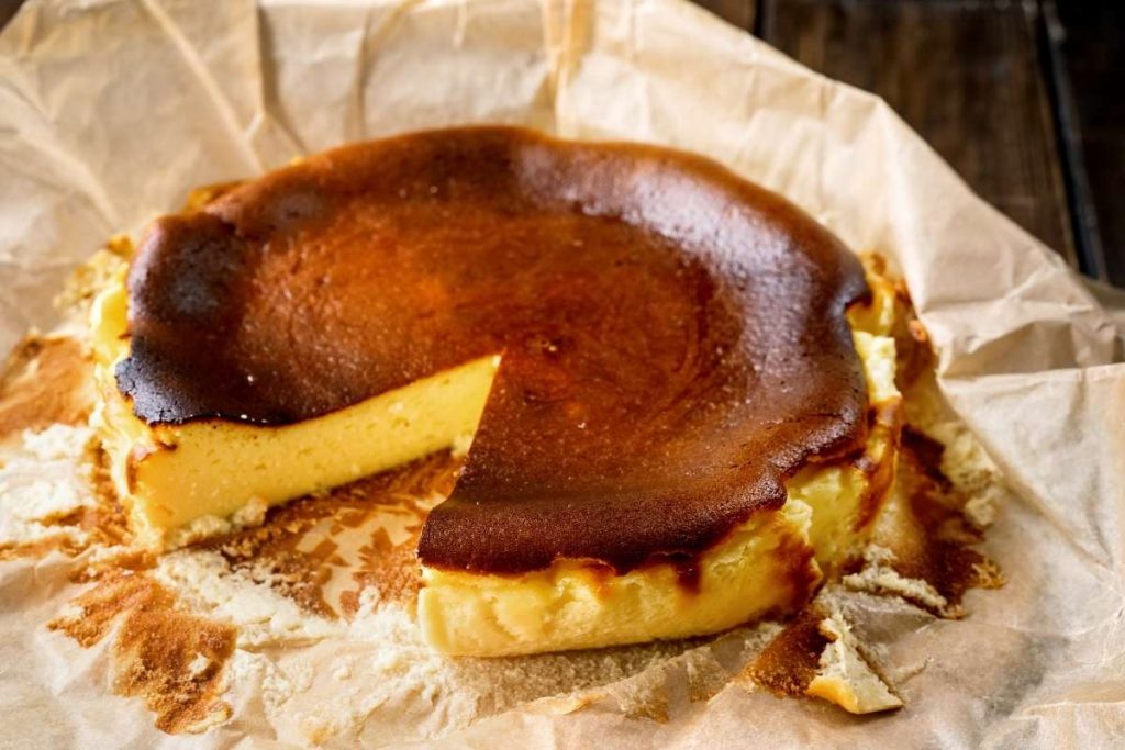 Ricetta del cheesecake basco bruciato spagnolo