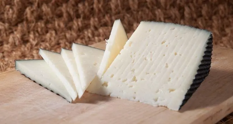 What is Merienda? - Popular Spanish Snacks 4 cheese Popular Spanish Snacks